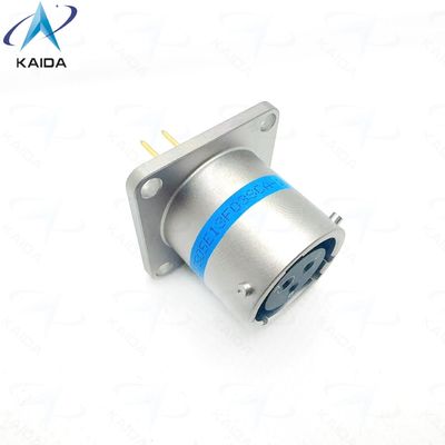 Vierkante flensbus MIL-DTL-38999 Serie Ⅰ met contacten van koperlegering voor industriële toepassingen. MS27505E13F03SCA。Vierkante flensbus met PCB-contacten